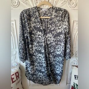 Dainty Hopligan Floral Lace Black and White Women's Top